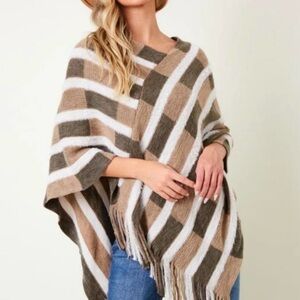 Northern Angel by Anthropology Checkered Brown Tan and White Poncho S/M. EUC
